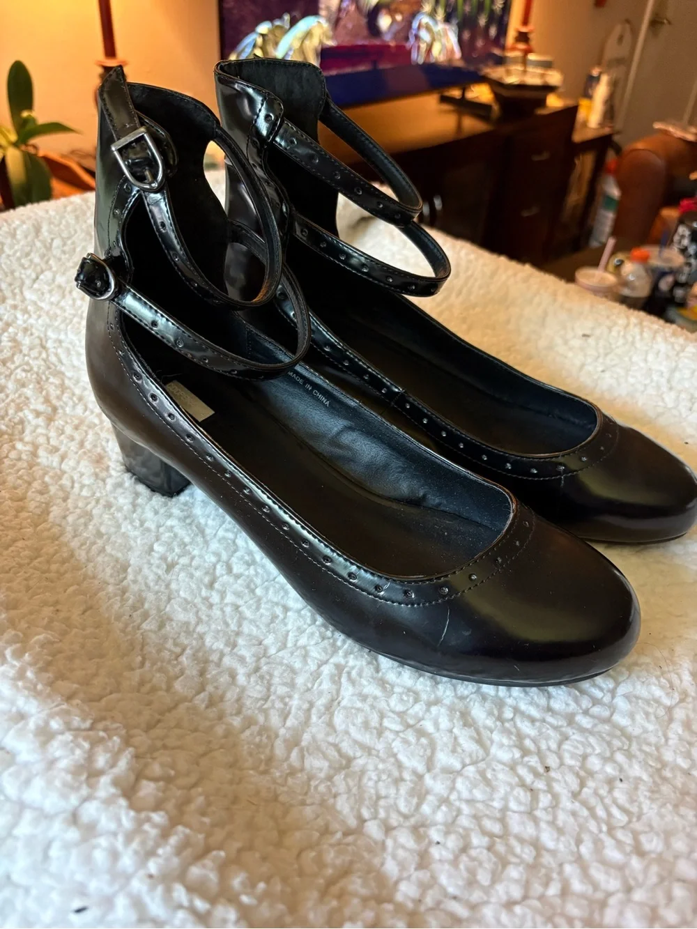 Cooperative sleek black